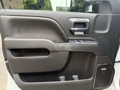 Used 2016 GMC Sierra 2500 SLT w/ All-Terrain HD Package AWD/4WD image 16
