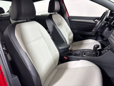 Used 2020 Volkswagen Jetta R-Line w/ R-Line Cold Weather Package image 10