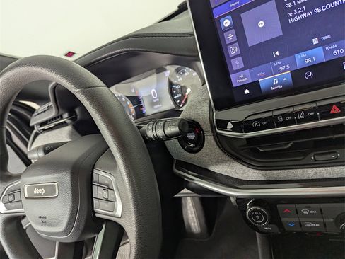 Used 2023 Jeep Compass Sport image 26