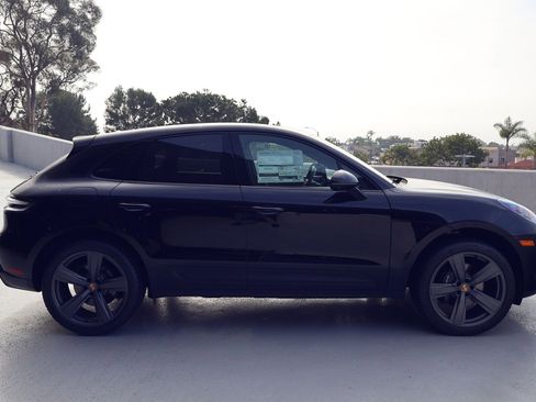New 2026 Porsche Macan image 8