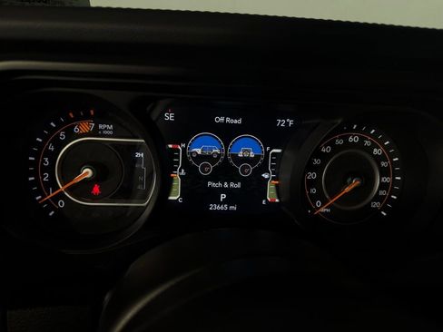 Used 2024 Jeep Wrangler Unlimited Rubicon w/ Capability Package image 23