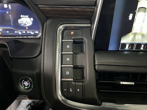 Used 2022 Chevrolet Tahoe High Country AWD/4WD image 15