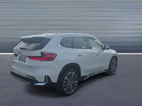 Used 2024 BMW X1 xDrive28i w/ Convenience Package image 3