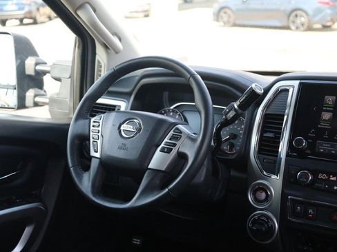 Used 2021 Nissan Titan SV w/ SV Convenience Package AWD/4WD image 25