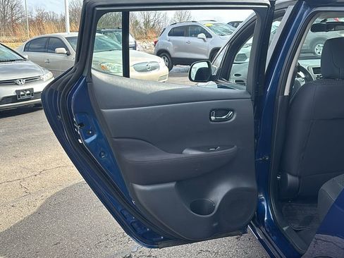 Used 2017 Nissan Leaf S image 30