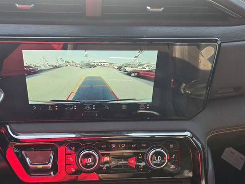 Used 2024 GMC Sierra 2500 AT4 w/ AT4 Premium Plus Package image 22