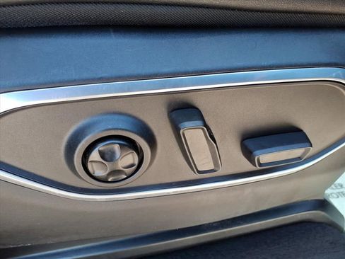 Used 2024 Jeep Wagoneer L Series III w/ Flexible Seating Group image 12