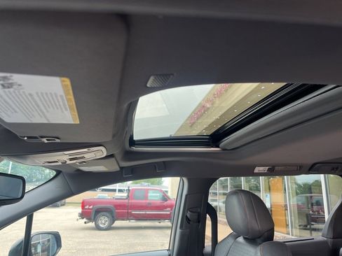 Used 2021 Toyota Sienna XSE w/ XSE Plus Package image 17