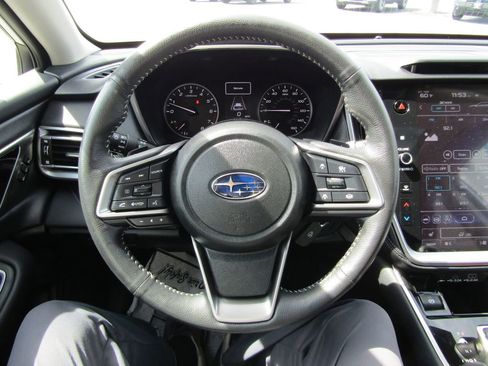 Used 2025 Subaru Outback Limited AWD/4WD image 25