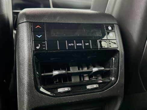 Used 2023 Jeep Grand Cherokee L Limited AWD/4WD image 28