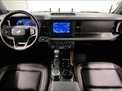 Used 2023 Ford Bronco Badlands w/ Sasquatch Package AWD/4WD image 17