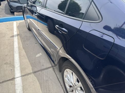 Used 2021 Toyota Corolla LE w/ LE Convenience Package image 16