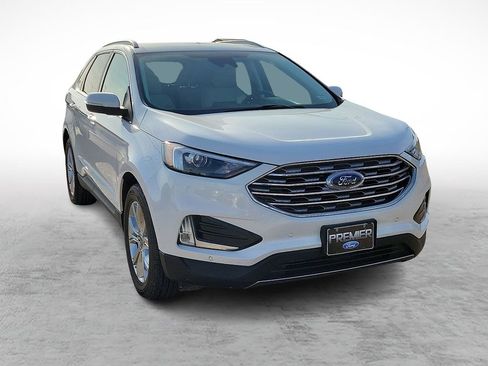 Used 2024 Ford Edge Titanium image 2