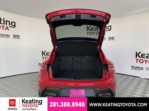 Used 2023 Porsche Macan Turbo AWD/4WD image 17