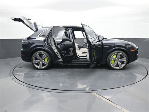 Certified 2023 Porsche Cayenne Turbo S image 34