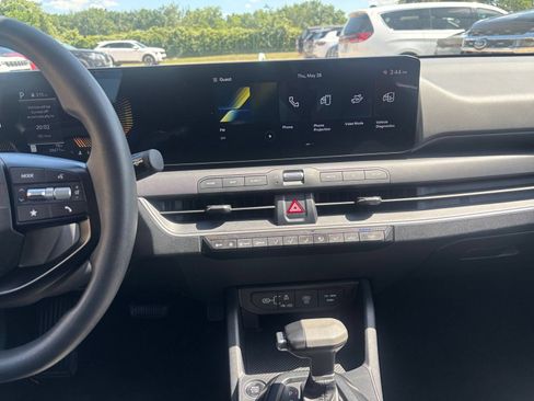 Used 2025 Kia K4 FWD image 17