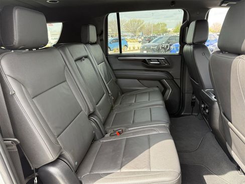 Certified 2025 Chevrolet Suburban Z71 image 24