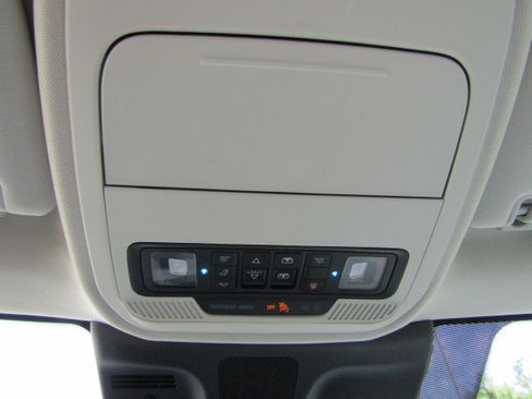 Used 2025 Ford Expedition Platinum w/ Platinum Ultimate Package AWD/4WD image 27