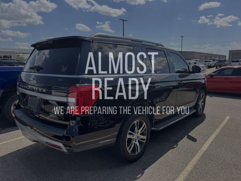 Used 2023 Ford Expedition XLT RWD image 4