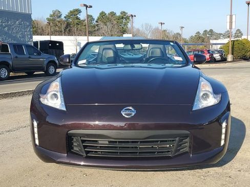 Used 2017 Nissan 370Z Touring image 4