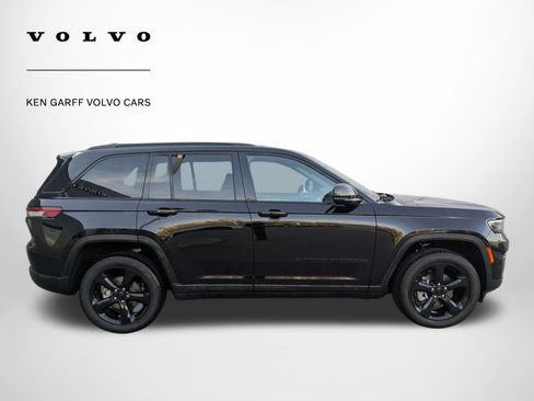 Used 2024 Jeep Grand Cherokee Limited w/ Black Appearance Package image 2