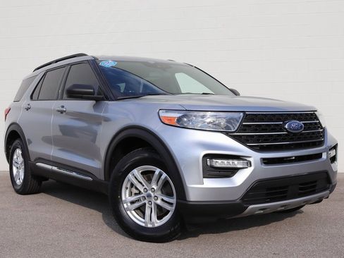 Used 2020 Ford Explorer XLT w/ Equipment Group 202A image 34