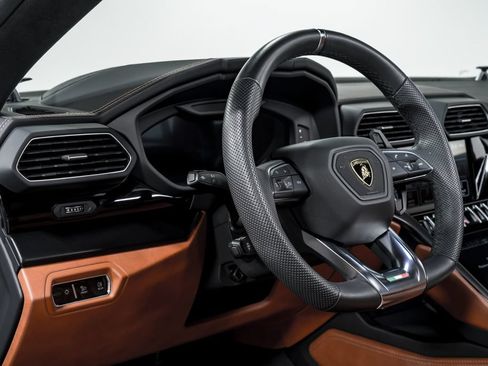 Used 2023 Lamborghini Urus S AWD/4WD image 14