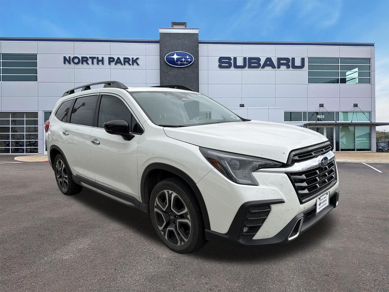 Used 2025 Subaru Ascent Touring AWD/4WD image 1