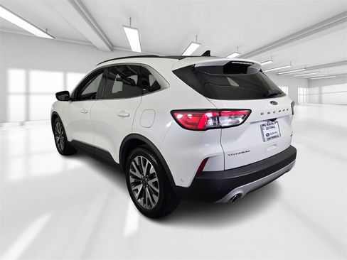 Used 2020 Ford Escape Titanium image 4