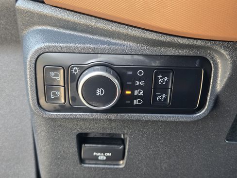 Used 2024 Ford Bronco Outer Banks w/ Sasquatch Package AWD/4WD image 17
