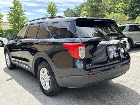 Used 2023 Ford Explorer XLT AWD/4WD image 6