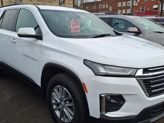 Used 2023 Chevrolet Traverse LT video 1