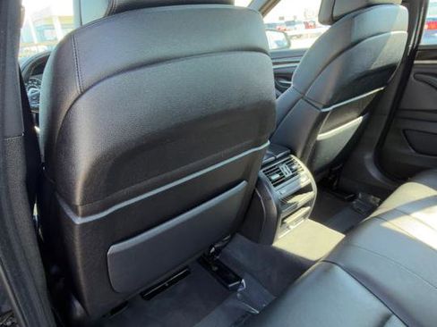 Used 2012 BMW 550i xDrive Sedan image 40