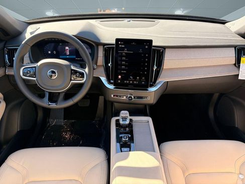 Used 2026 Volvo XC90 B5 Core w/ Protection Package image 22