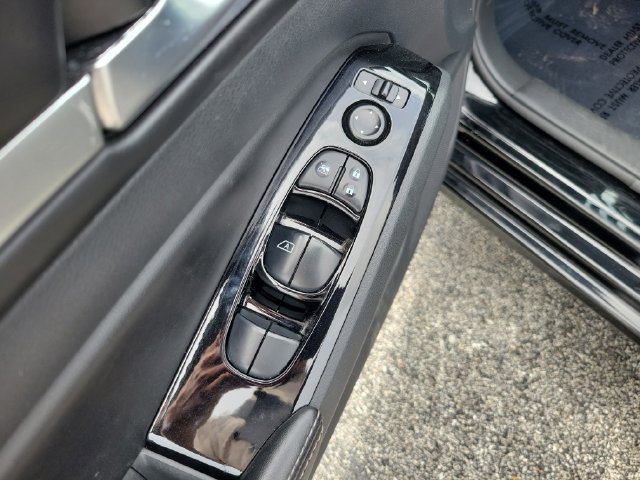 Used 2023 Nissan Altima 2.5 SV FWD image 22