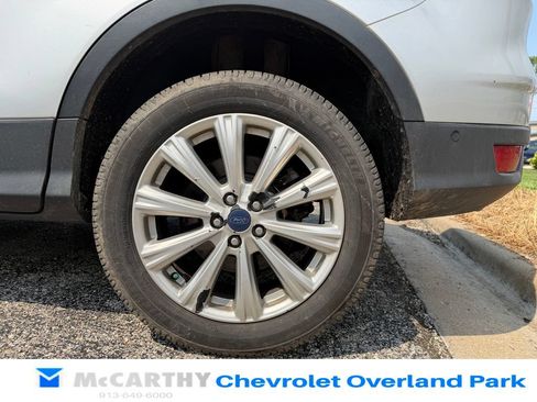 Used 2017 Ford Escape Titanium w/ Equipment Group 301A AWD/4WD image 9