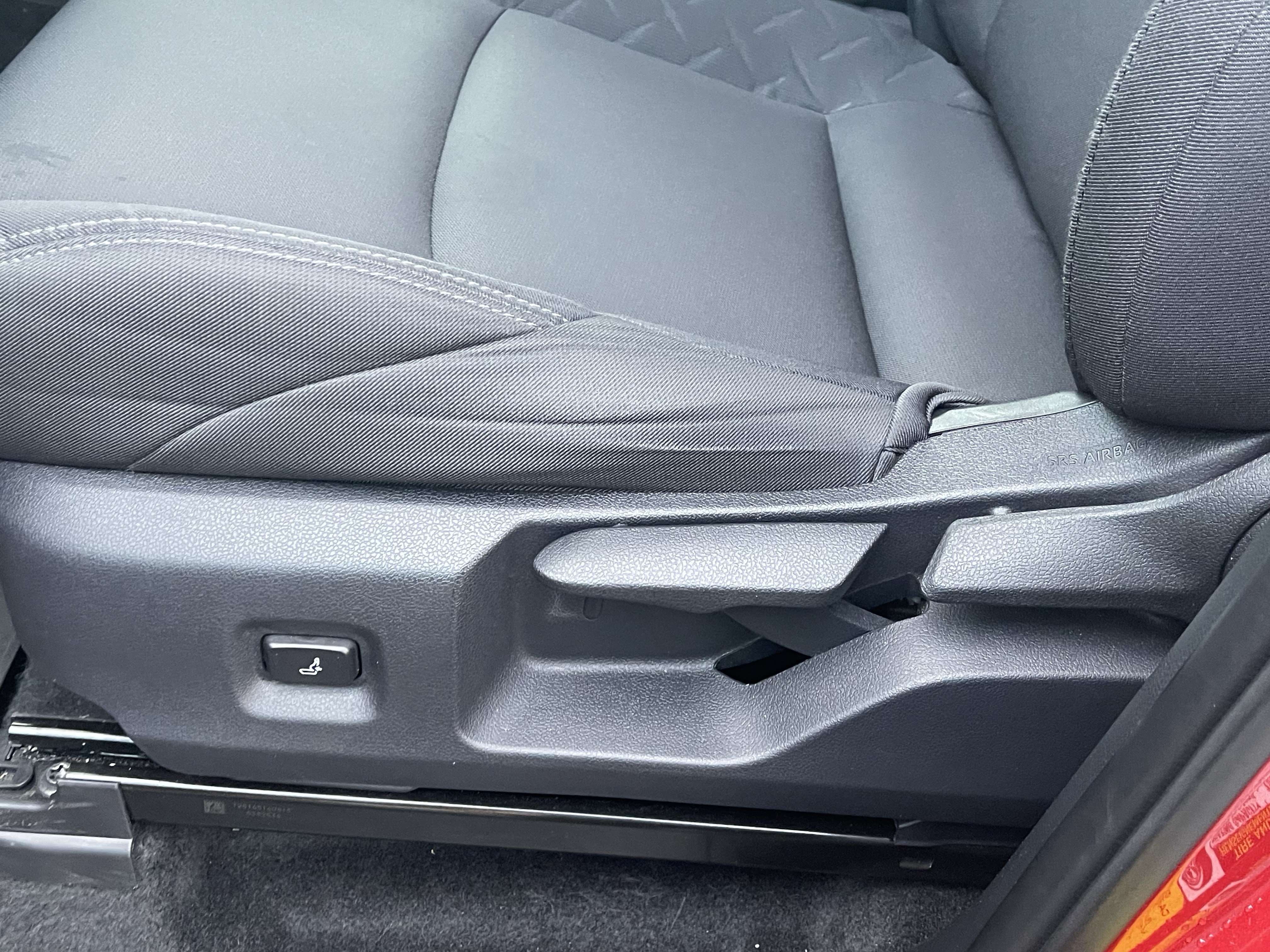 Used 2025 Toyota Tacoma SR5 AWD/4WD image 18