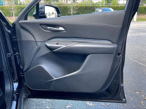 Used 2025 Cadillac XT4 Premium Luxury image 20
