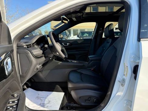 New 2026 Jeep Compass Latitude w/ Sun and Sound Group AWD/4WD image 22