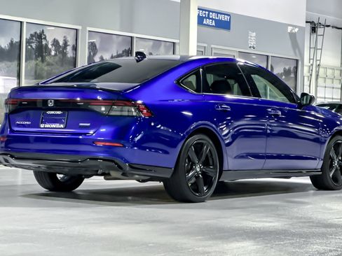 Used 2024 Honda Accord Sport image 8
