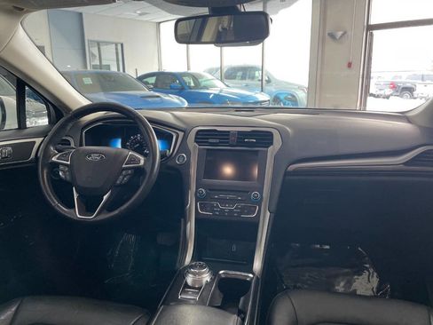 Used 2017 Ford Fusion SE w/ Equipment Group 602A image 21