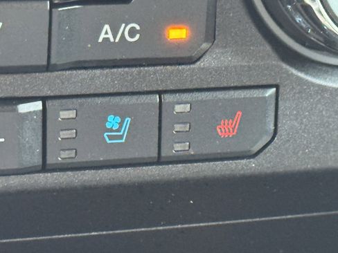 Certified 2020 Ford F150 Lariat image 23