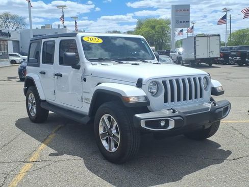 Used 2022 Jeep Wrangler Unlimited Sahara AWD/4WD image 3
