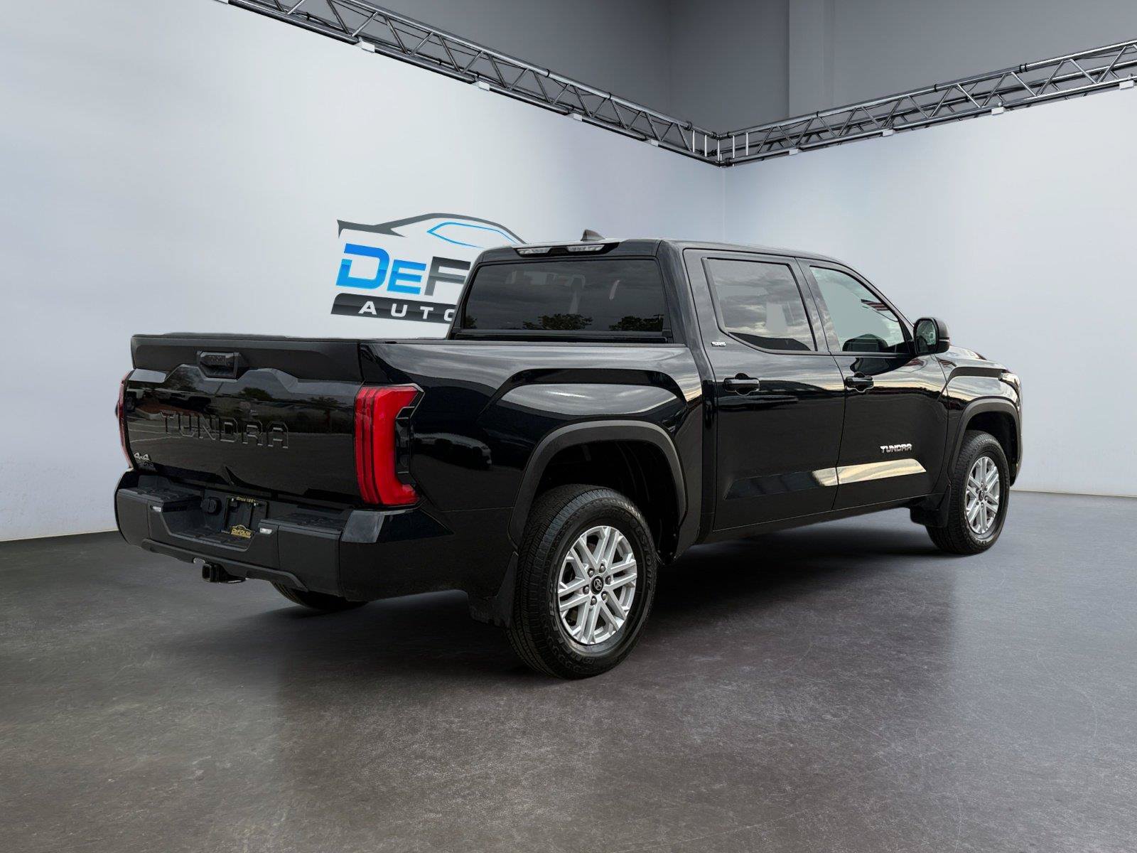 Used 2025 Toyota Tundra SR5 AWD/4WD image 3