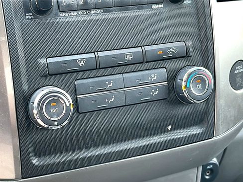 Used 2010 Nissan Frontier LE w/ LE Value Truck Pkg RWD image 34