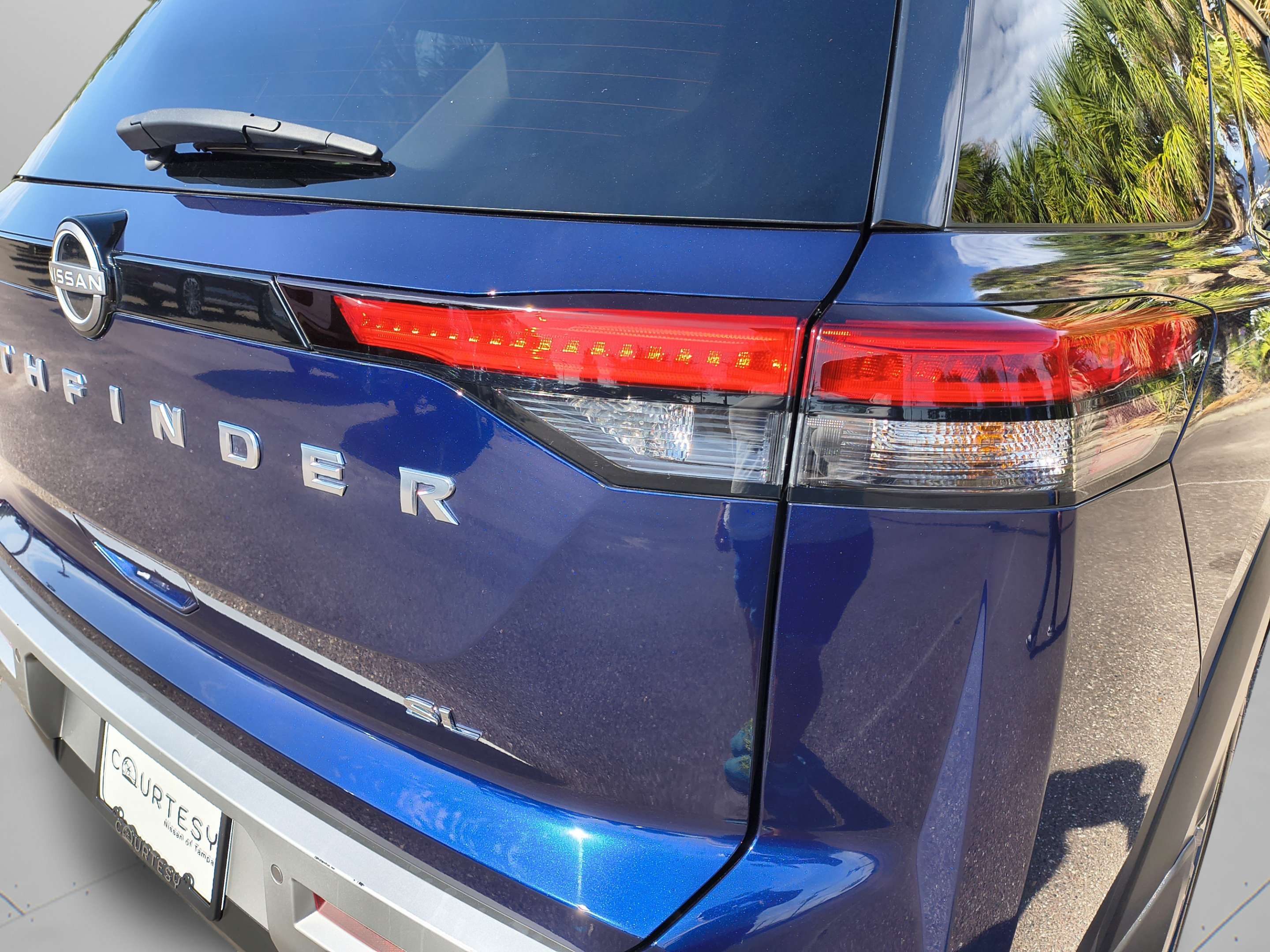 Certified 2024 Nissan Pathfinder SL w/ SL Premium Package FWD image 36