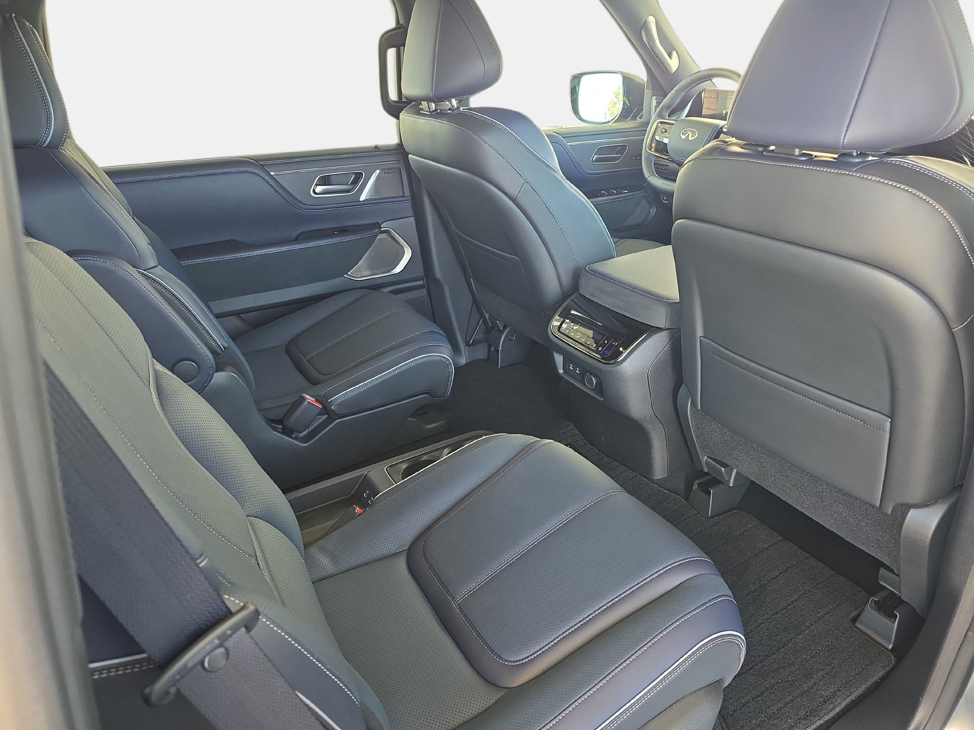 Certified 2026 INFINITI QX80 4WD image 11