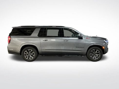 Used 2022 Chevrolet Suburban Z71 w/ Z71 Off-Road Package AWD/4WD image 7