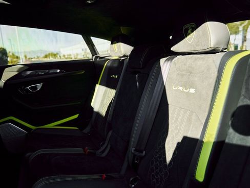 Used 2024 Lamborghini Urus Performante AWD/4WD image 48