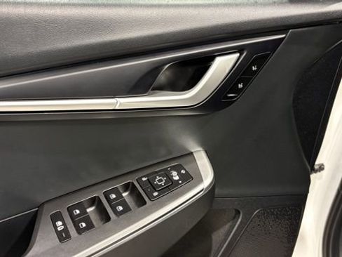 Used 2024 Kia EV6 Light image 14